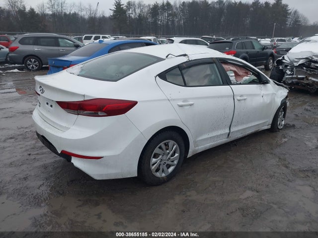 Hyundai ELANTRA SE 2018 5NPD74LF8JH229180 Image 4