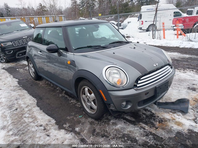 2010 MINI COOPER WMWMF3C50ATU79459 Photo 0