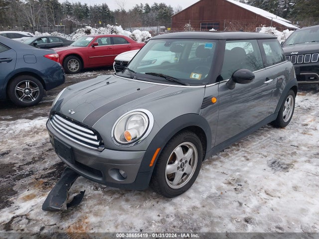 2010 MINI COOPER WMWMF3C50ATU79459 Photo 1