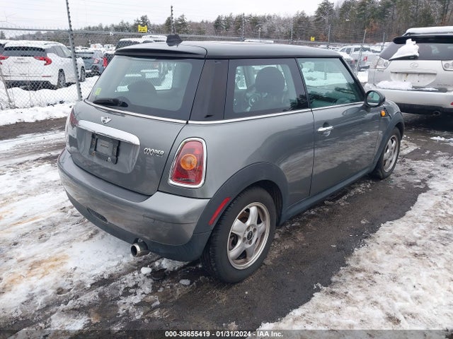 2010 MINI COOPER WMWMF3C50ATU79459 Photo 3