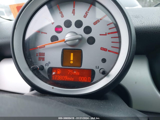 2010 MINI COOPER WMWMF3C50ATU79459 Photo 6