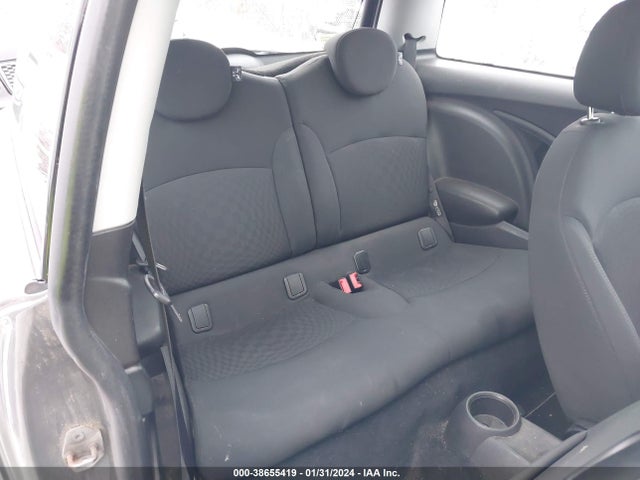 2010 MINI COOPER WMWMF3C50ATU79459 Photo 7