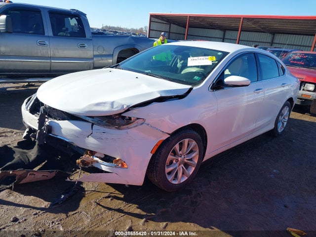 Chrysler 200 C 2015 1C3CCCCB2FN555454 Image 2
