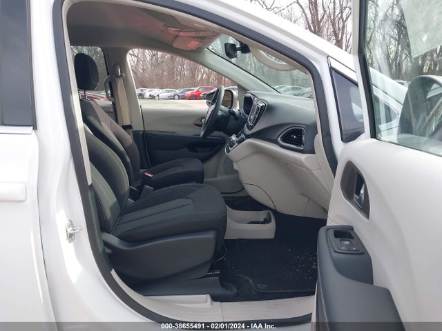 2C4RC1CGXPR567782 Chrysler Voyager Lx