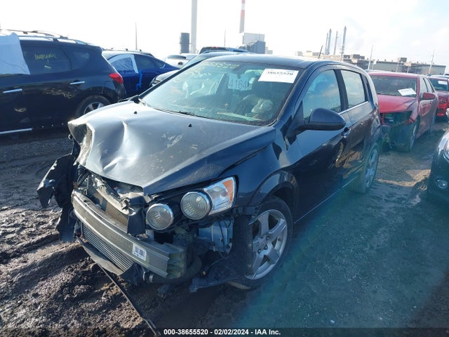 Chevrolet Sonic Ltz Auto 2015 1G1JE6SB2F4109111 Image 2