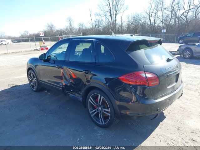 2011 PORSCHE CAYENNE WP1AC2A27BLA83420 Photo 2