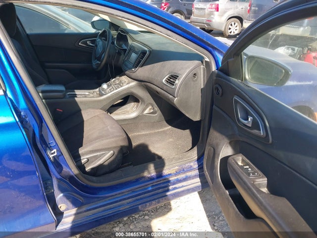 Chrysler 200 Limited 2015 1C3CCCAB0FN628646 Image 5