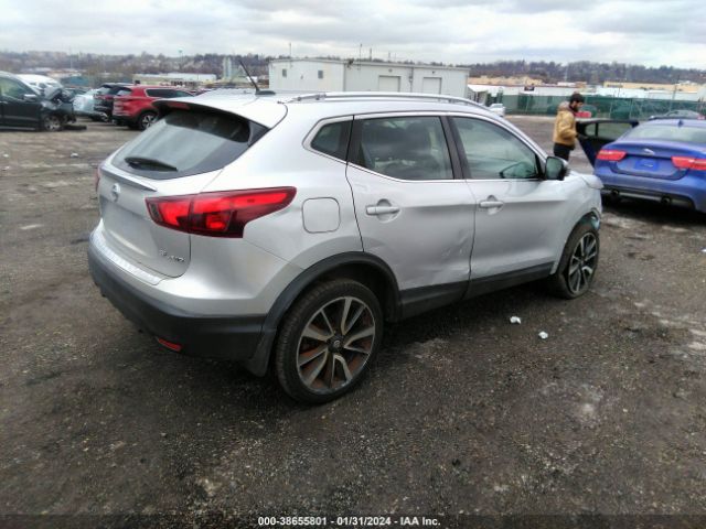 JN1BJ1CR0HW106935 Nissan Rogue Sport Sl