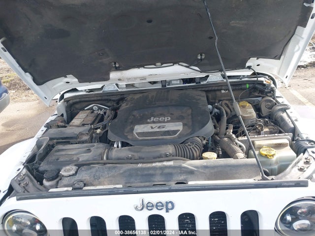 2014 JEEP WRANGLER UNLIMITED SAHARA VIN: 1C4BJWEG2EL284297
