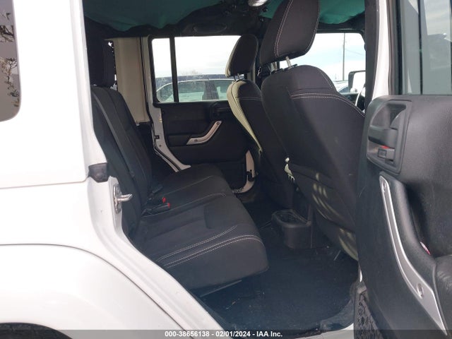 2014 JEEP WRANGLER UNLIMITED SAHARA VIN: 1C4BJWEG2EL284297