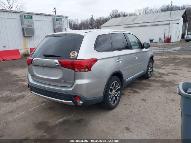 JA4AZ2A34JZ005434 Mitsubishi Outlander Es