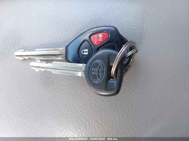 2007 TOYOTA RAV4 VIN: JTMZD33V875052946