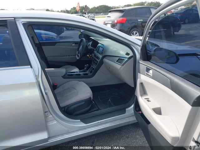 Hyundai SONATA 2017 5NPE24AF4HH493674 Image 5
