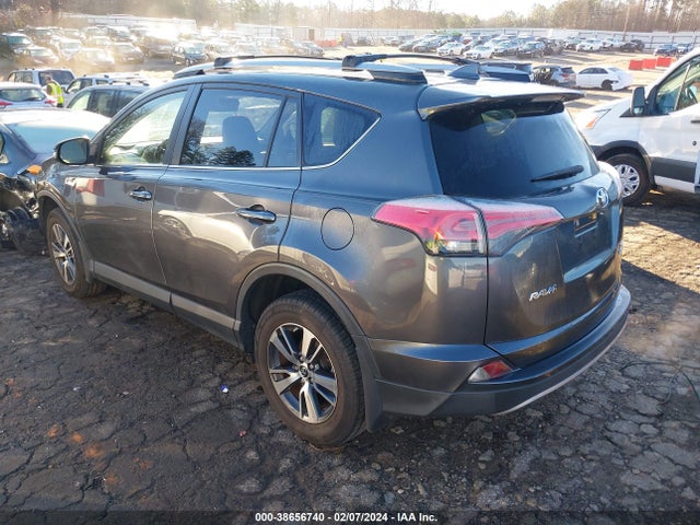 Toyota Rav4 Xle 2018 JTMRFREV8JD248179 Image 3