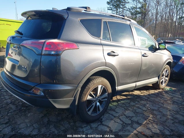 Toyota Rav4 Xle 2018 JTMRFREV8JD248179 Image 4