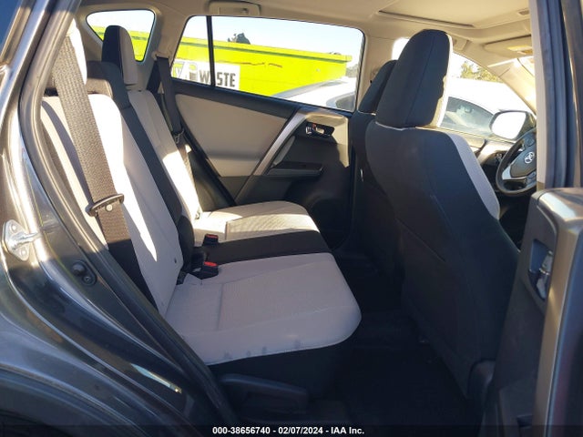 Toyota Rav4 Xle 2018 JTMRFREV8JD248179 Image 8