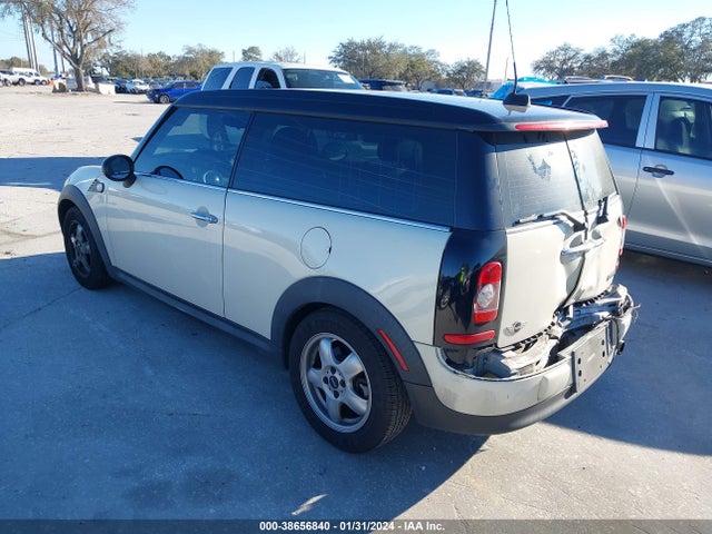 2010 MINI COOPER CLUBMAN WMWML3C54ATX39449 Photo 2