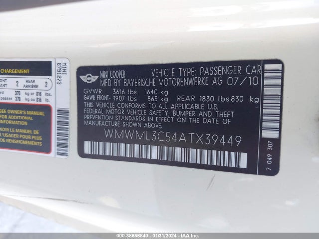 2010 MINI COOPER CLUBMAN WMWML3C54ATX39449 Photo 8