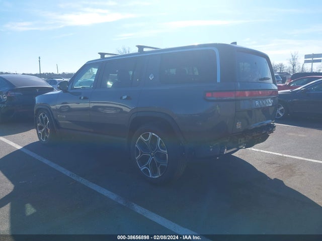 Rivian R1s Adventure 2023 7PDSGABA5PN023215 Image 3