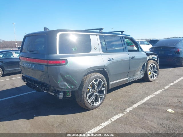 Rivian R1s Adventure 2023 7PDSGABA5PN023215 Image 4