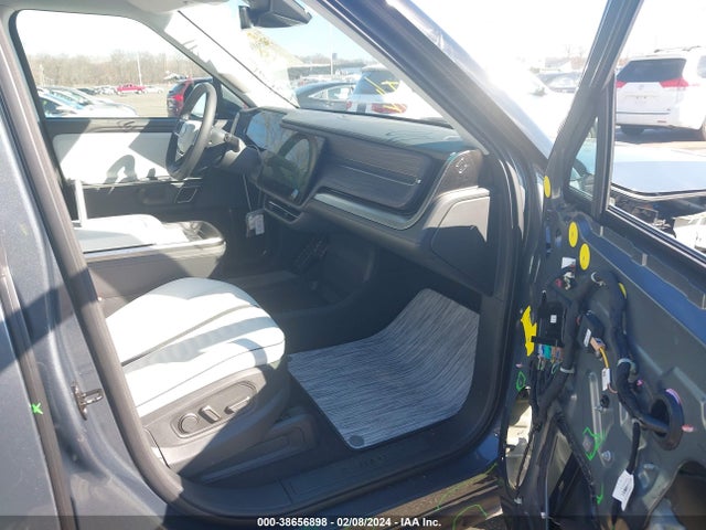 Rivian R1s Adventure 2023 7PDSGABA5PN023215 Image 5