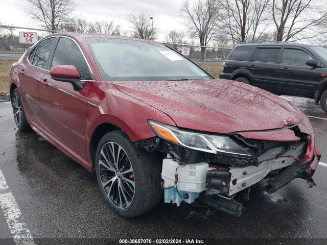 2018 4T1B11HK0JU600282 main image
