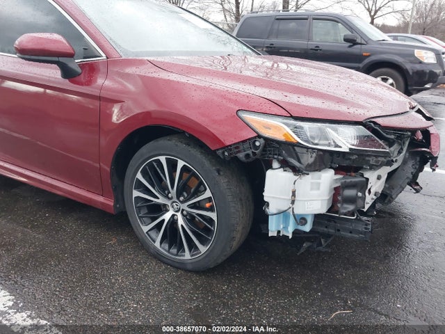 Toyota CAMRY SE 2018 4T1B11HK0JU600282 Image 18