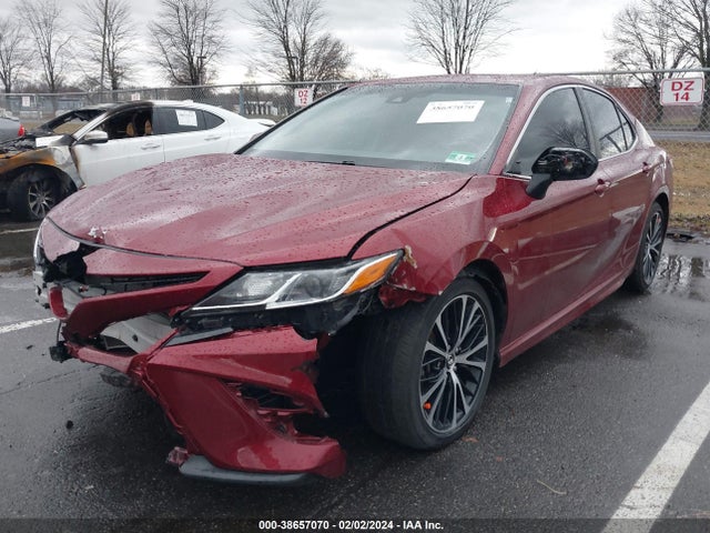 Toyota CAMRY SE 2018 4T1B11HK0JU600282 Image 2