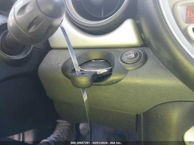 2010 MINI COOPER WMWMF3C50ATU78456 Photo 10