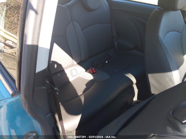 2010 MINI COOPER WMWMF3C50ATU78456 Photo 7