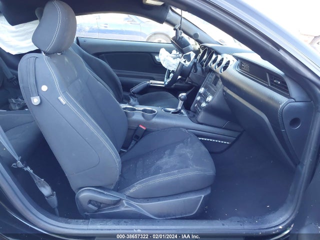 Ford Mustang Ecoboost Fastback 2020 1FA6P8THXL5158302 Image 5