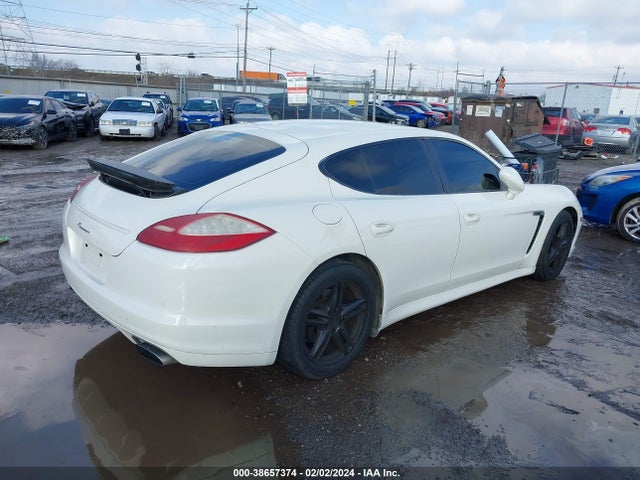 2011 PORSCHE PANAMERA WP0AA2A7XBL011890 Photo 3