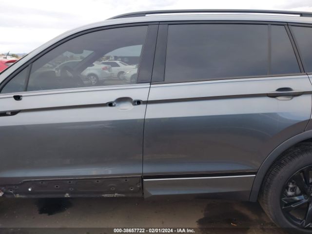 3VVCB7AXXPM025086 Volkswagen Tiguan 2.0t Se R-line Black