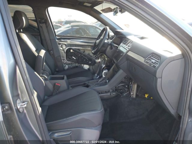 3VVCB7AXXPM025086 Volkswagen Tiguan 2.0t Se R-line Black