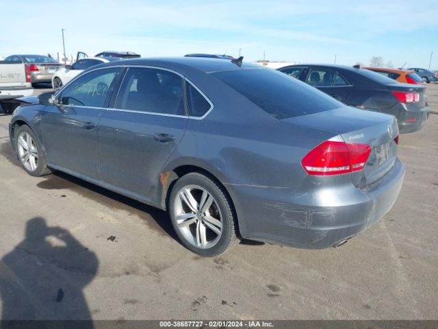 1VWBV7A31FC064225 Volkswagen Passat 2.0l Tdi Se