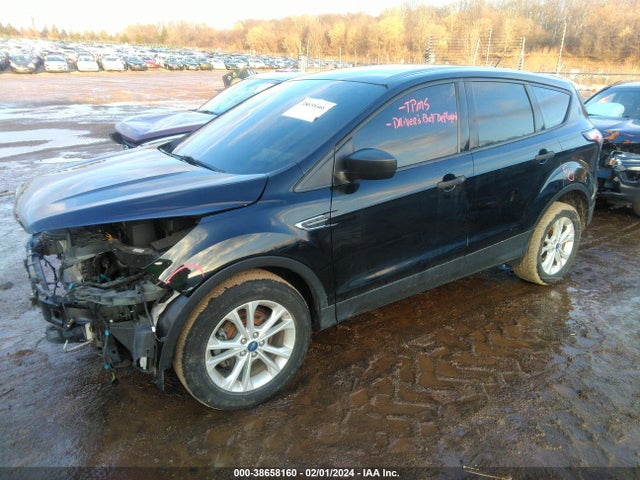 Ford ESCAPE S 2018 1FMCU0F71JUD17927 Image 2