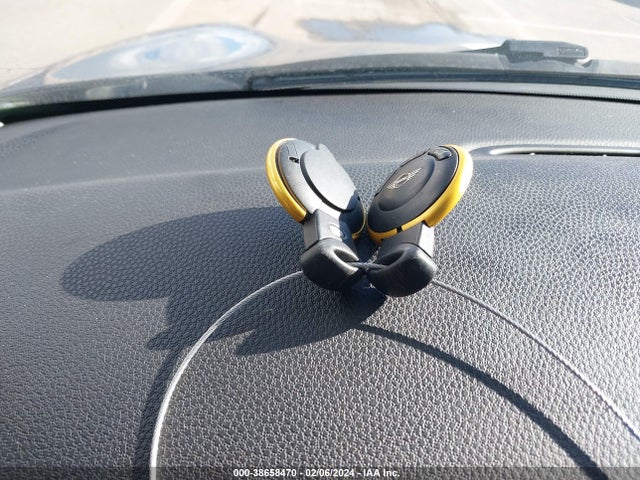 2009 MINI COOPER WMWMF33539TW78131 Photo 10