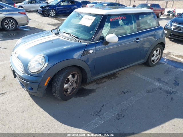 2009 MINI COOPER WMWMF33539TW78131 Photo 1