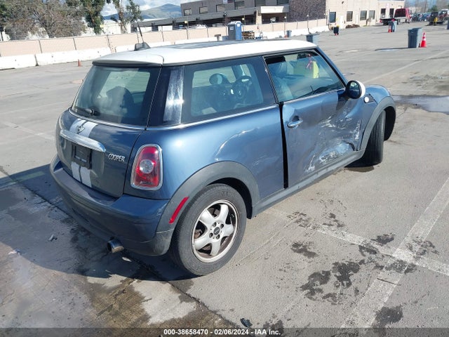 2009 MINI COOPER WMWMF33539TW78131 Photo 3