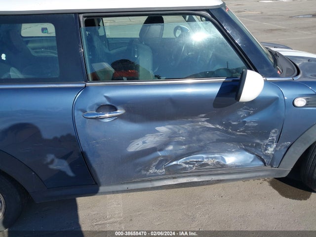 2009 MINI COOPER WMWMF33539TW78131 Photo 5