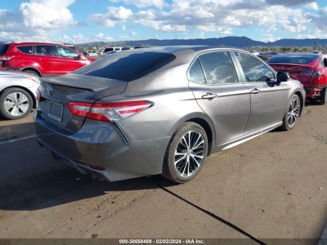 2018 TOYOTA CAMRY 4T1B11HK4JU141354 Photo 3