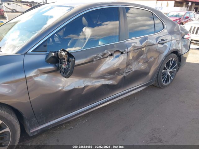 2018 TOYOTA CAMRY 4T1B11HK4JU141354 Photo 5