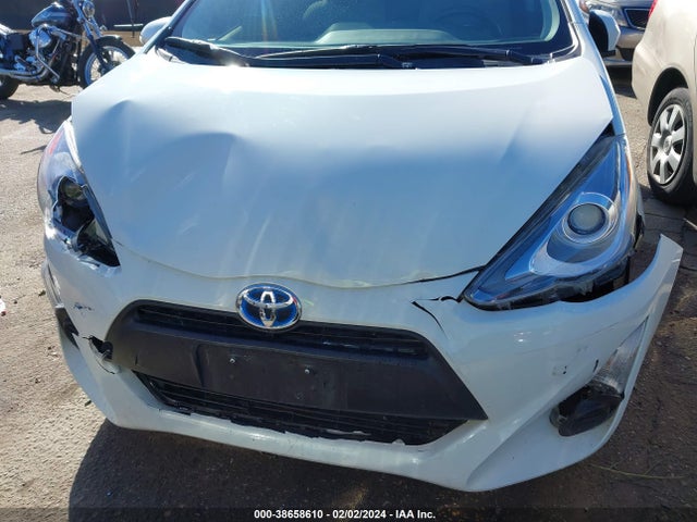 Toyota Prius C One 2015 JTDKDTB39F1098874 Image 6