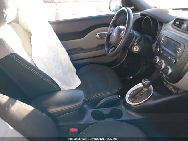 KIA SOUL + 2016 KNDJP3A59G7399438 Image 5
