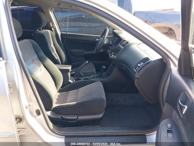2005 HONDA ACCORD 2.4 LX VIN: 3HGCM56435G706473