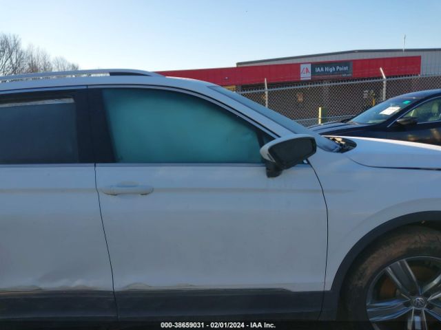 3VV2B7AX2LM120084 Volkswagen Tiguan 2.0t Se/2.0t Se R-line Black/2.0t Sel