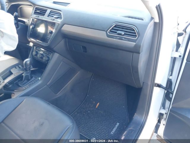 3VV2B7AX2LM120084 Volkswagen Tiguan 2.0t Se/2.0t Se R-line Black/2.0t Sel