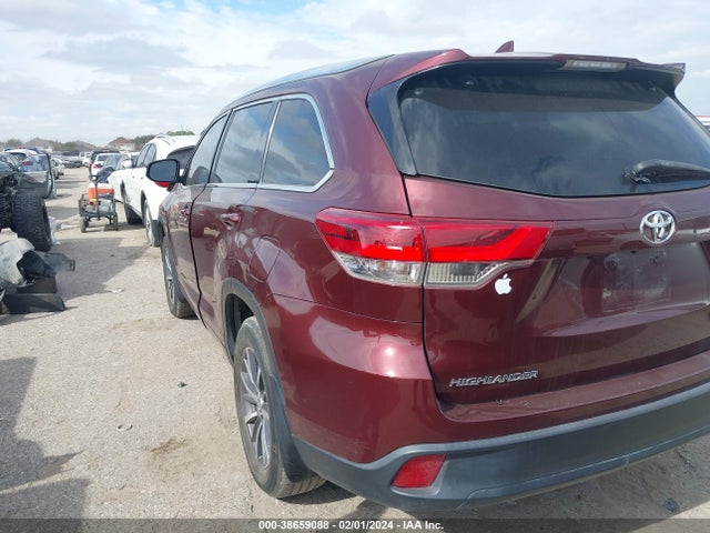 Toyota Highlander Xle 2018 5TDKZRFH0JS239112 Image 3