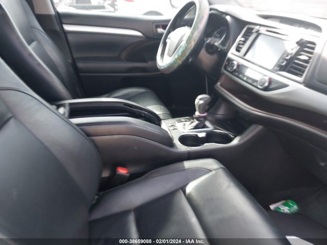 Toyota Highlander Xle 2018 5TDKZRFH0JS239112 Image 5