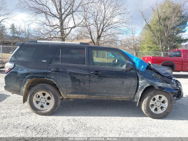 Toyota 4RUNNER SR5 2022 JTEMU5JR1N6035615 Image 14